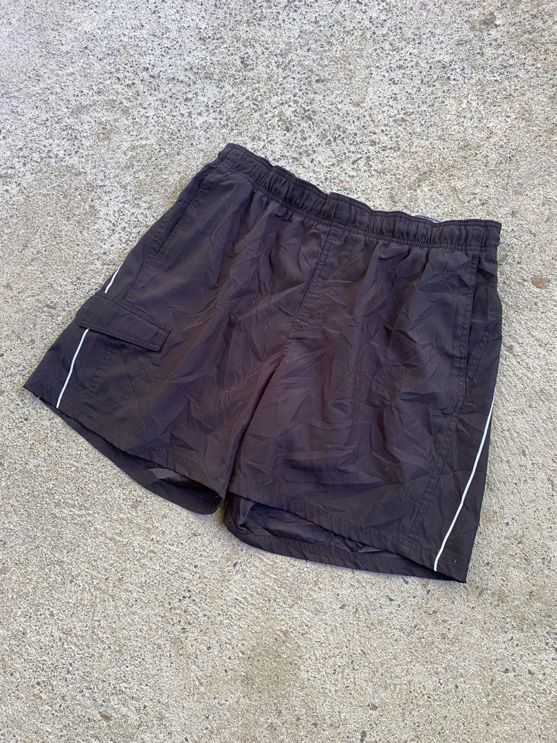 Y2K Nike Swim Trunks (Category: Swim Trunks & Board Shorts) located in Bayombong. Submitted by fliptique (Listing ID 1471086917, Image 3). Description: Y2K Nike Swim Trunks Excellent Condition Size : Large Waist : 36”-43” Inseam Length : 6” Leg Length : 16.5” Leg Opening : 13.5” Color Rate : 10 Issue : ❌❌❌ ₱650 + sf .