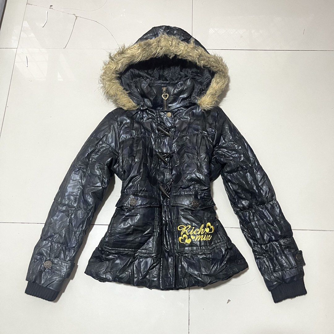 Y2K RICH MIX FUR PUFFER JACKET (Category: Coats, Jackets and Outerwear) located in Manila. Submitted by balanse (Listing ID 1471056771, Image 1). Description: REMOVABLE HOOD WITH ZIP SIZE: SMALL ON DIMES. DIMES: 18W X 23L EXCELLENT CONDITION. 9.9 HONEST COLOR RATE. NONE ANY ISSUE.