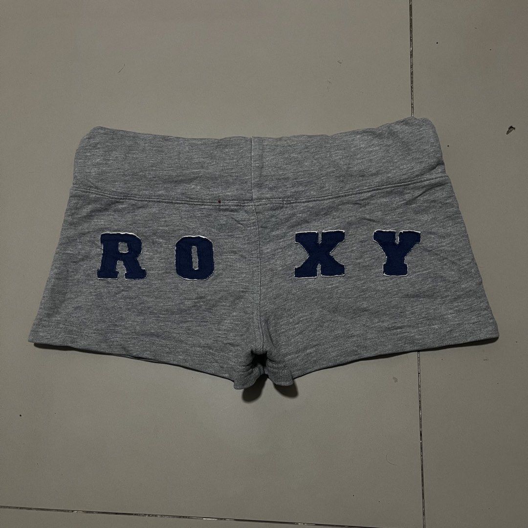 Y2K ROXY MICRO SKIRT (Category: Skirts) located in Manila. Submitted by balanse (Listing ID 1471064939, Image 1). Description: SIZE: S ON TAG DIMES: 28-34W X 10L EXCELLENT CONDITION. 9.9 HONEST COLOR RATE. NONE ANY ISSUE BUKOD SA LACE.