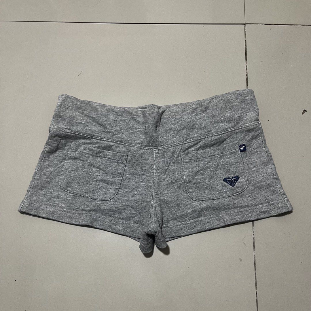 Y2K ROXY MICRO SKIRT (Category: Skirts) located in Manila. Submitted by balanse (Listing ID 1471064939, Image 2). Description: SIZE: S ON TAG DIMES: 28-34W X 10L EXCELLENT CONDITION. 9.9 HONEST COLOR RATE. NONE ANY ISSUE BUKOD SA LACE.