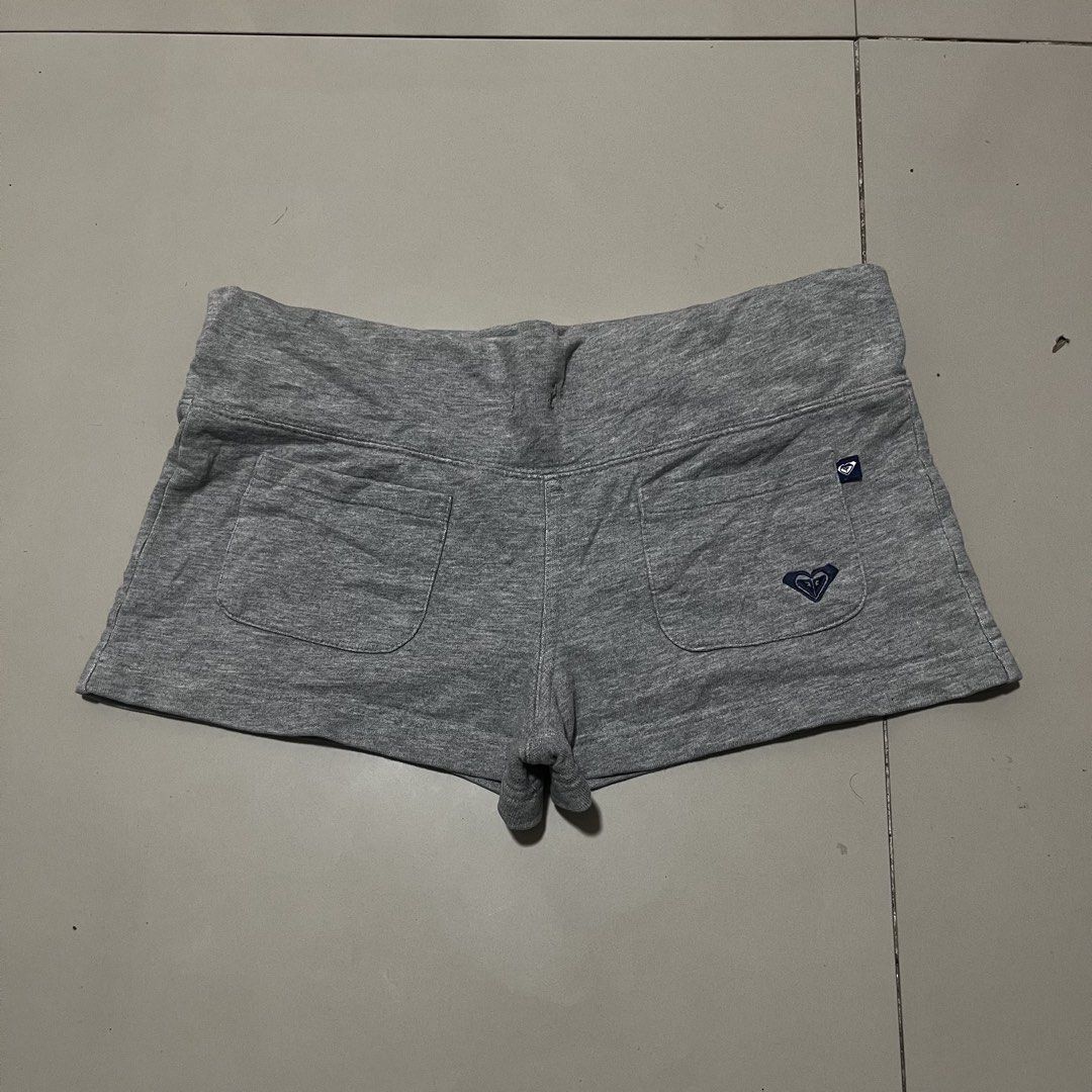 Y2K ROXY MICRO SKIRT (Category: Skirts) located in Manila. Submitted by balanse (Listing ID 1471064939, Image 3). Description: SIZE: S ON TAG DIMES: 28-34W X 10L EXCELLENT CONDITION. 9.9 HONEST COLOR RATE. NONE ANY ISSUE BUKOD SA LACE.
