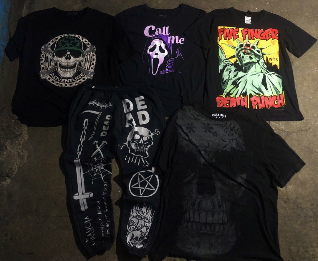 Y2k Skull tee Bundle (Category: Activewear) located in Manila. Submitted by buksthrifthing (Listing ID 1470967937, Image 1). Description: All size Large Pm for more details .