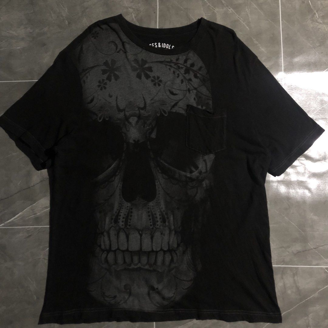 Y2k Skull tee Bundle (Category: Activewear) located in Manila. Submitted by buksthrifthing (Listing ID 1470967937, Image 2). Description: All size Large Pm for more details .
