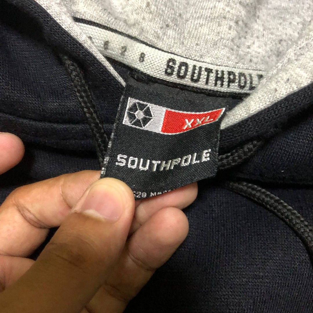 Y2k Southpole Hoodie (Category: Activewear) located in Camiling. Submitted by thriftscape2024 (Listing ID 1470981964, Image 2). Description: Excellent Condition Color rate: 9/10 Issue: ❌❌❌ Dimes: W30xL30.