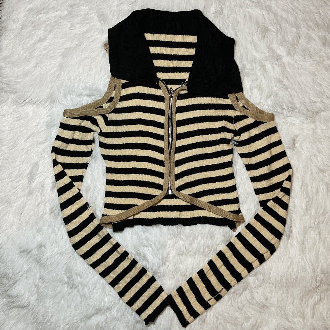 Y2k stripes long sleeves (Category: Longsleeves) located in Tuguegarao City. Submitted by rewear_files (Listing ID 1471098790, Image 1). Description: Price: ₱130 Size: xs-s 📍 Location: Tuguegarao City, Cagayan MOP: Maya (pay first) MOD: J&T Express or personal pickup around Tuguegarao City. Message me if interested! No reservations, please. First to pay, first to get. .