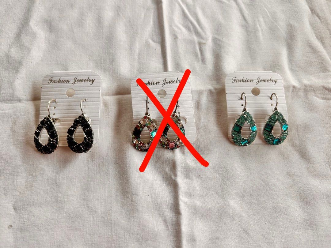 Y2k teardrop colorful gemstone earrings (Category: Earrings) located in Pinamalayan. Submitted by _dragonfly (Listing ID 1470775735, Image 1). Description: 70 each.