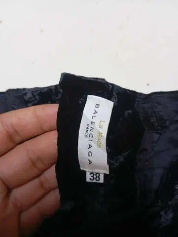 Y2k Vintage Balenciaga Botton Blouse (Category: Blouses) located in Calabanga. Submitted by youngbroke_7 (Listing ID 1471068708, Image 3). Description: authentic 📌📌📌 as new condition no issue unli vc for checking unli vouch for safety transaction.
