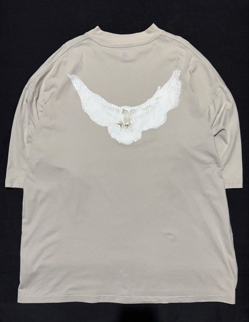 Yeezy Gap Engineered by Balenciaga (Category: Tshirts & Polo Shirts ) located in Marawi City. Submitted by prmothrift.11 (Listing ID 1471029760, Image 2). Description: Yeezy Gap Engineered by Balenciaga Dove No Seam T-Shirt XL on tag 24.5 by 31 Excellent condition 10/10 color rate .
