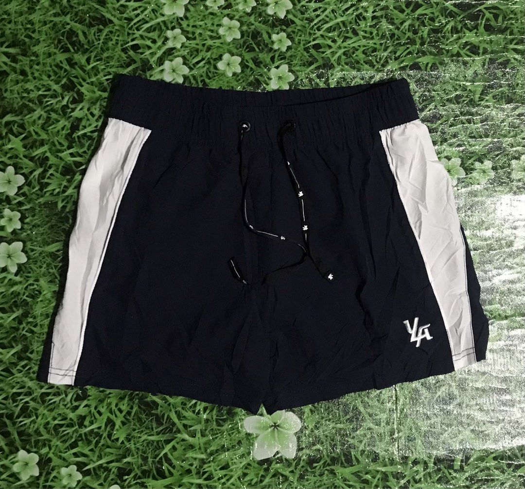 YOUNGLA 101 BODYBUILDING SHORT SHORTS (Category: Activewear) located in Cebu City. Submitted by nelsonix (Listing ID 1470998784, Image 3). Description: YOUNGLA 101 BODYBUILDING SHORT SHORTS SIZE SMALL W28to30 L13 11LEG OPENING EXCELLENT CONDITION NO ISSUE.