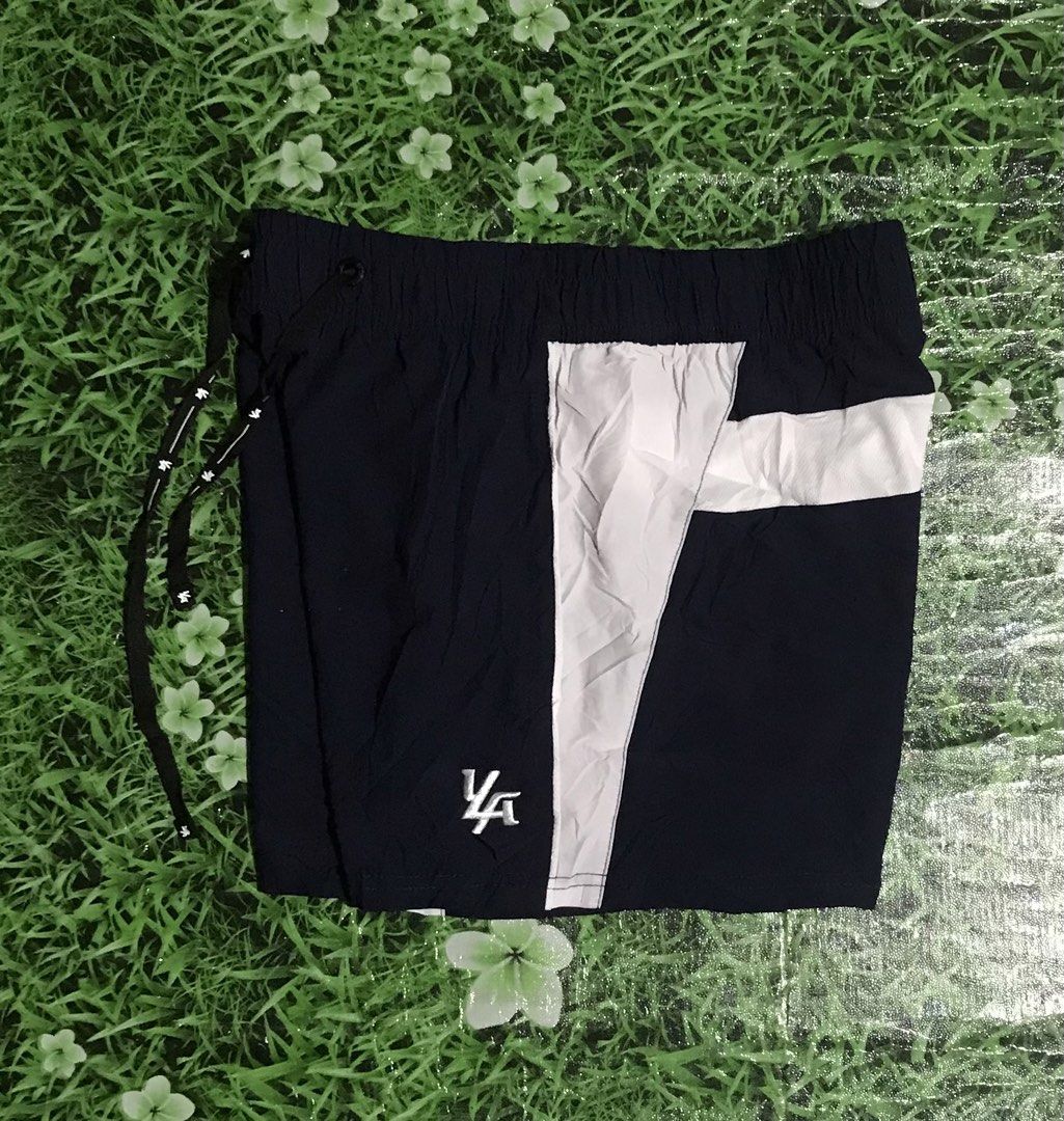YOUNGLA 101 BODYBUILDING SHORT SHORTS (Category: Activewear) located in Cebu City. Submitted by nelsonix (Listing ID 1470998784, Image 1). Description: YOUNGLA 101 BODYBUILDING SHORT SHORTS SIZE SMALL W28to30 L13 11LEG OPENING EXCELLENT CONDITION NO ISSUE.