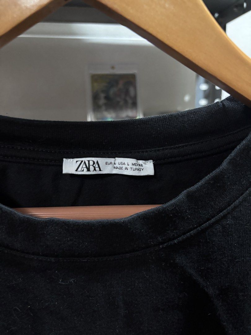 Zara Black Basic T-Shirt Size L (Category: Tshirts & Polo Shirts ) located in Del Monte. Submitted by matthew_0331 (Listing ID 1471051496, Image 2). Description: - Brand: Zara - Color: Classic Black - Size: L (EUR/USA/MEX 42) - Style: Crew neck, short sleeves - Origin: Made in Turkey - Condition: Clean, great for everyday casual wear - Easy to pair with jeans or shorts.
