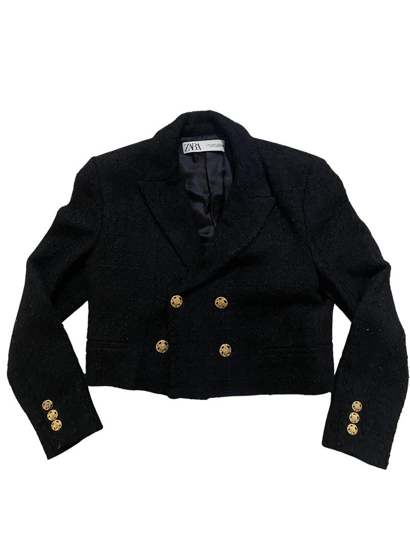 Zara Black Cropped Tweed Blazer Size S (Category: Coats, Jackets and Outerwear) located in Manila. Submitted by repsszzx (Listing ID 1470943132, Image 2). Description: - Brand: Zara - Style: Cropped double-breasted blazer - Material: Textured tweed with black satin lining - Details: Ornate gold-toned metal buttons on front and cuffs, structured shoulders and lapels - Size: S (Made in Morocco) - DM for more infos!.