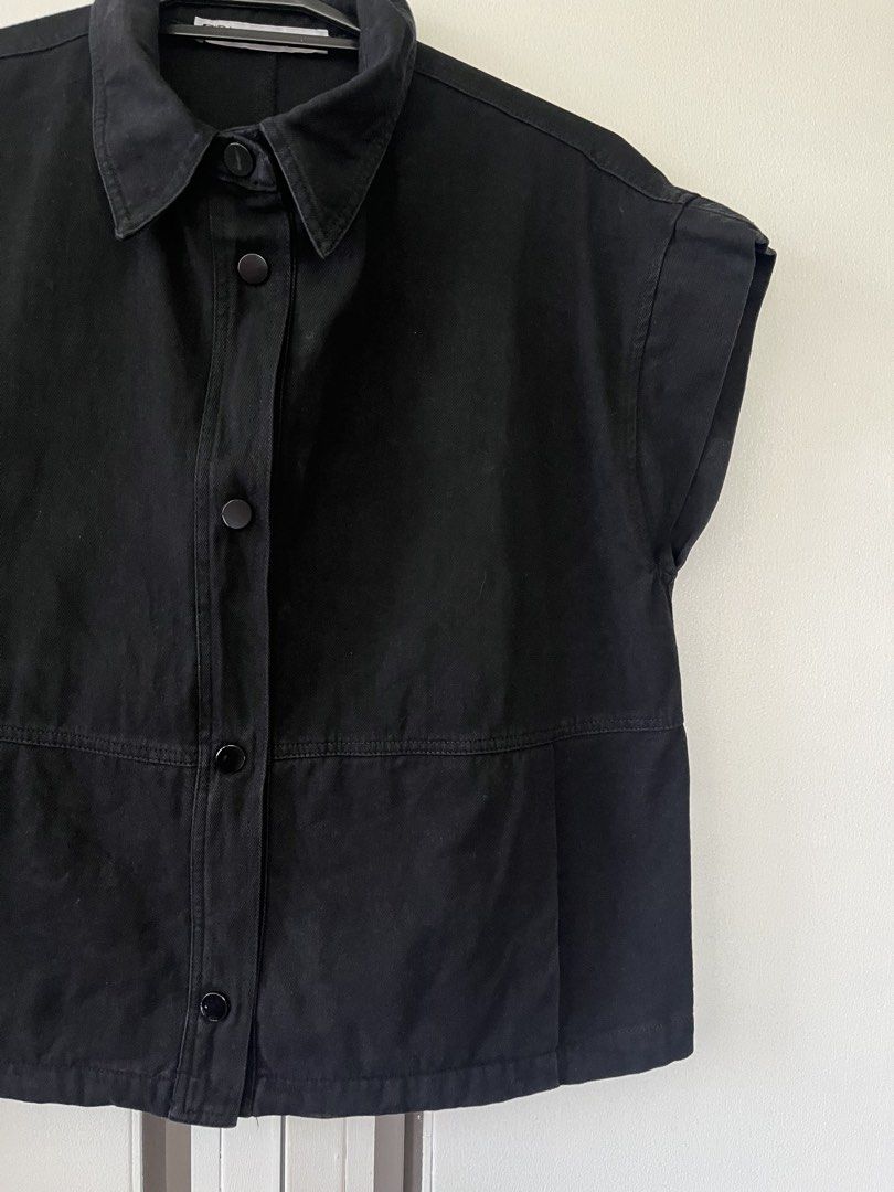 Zara Black Denim Top (Category: Sleeveless) located in Cebu City. Submitted by stylebyregi (Listing ID 1470970422, Image 2). Description: No issues, normal signs of usag Real denim feel True to size, not oversized Not cropped Bought in orange app.