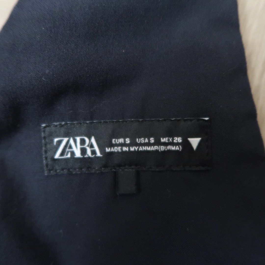 Zara Black Halter Crop Vest Size S (Category: Sleeveless) located in Manila. Submitted by mairalyng21434 (Listing ID 1471037660, Image 2). Description: - Brand: Zara - Size: Small (fits true to size) - Color: Black - Design: V-neck front, 3-button closure, open back with double straps - Style tip: Looks amazing with high-waisted trousers or skirts for a chic, smart casual look.