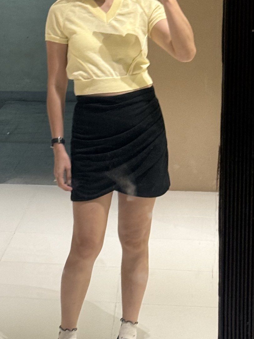 Zara Black Mini Skirt (Category: Skirts) located in Las Pinas. Submitted by shopnshopperph (Listing ID 1471062988, Image 3). Description: .