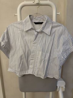 (Category: ) located in . Submitted by clearingcloset_ (Listing ID 1471076051, Image 1). Description: .