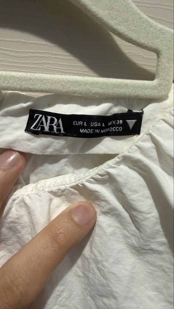 Zara Bubble Crop Top (Category: Longsleeves) located in Quezon City. Submitted by dinesaur (Listing ID 1471079441, Image 2). Description: .