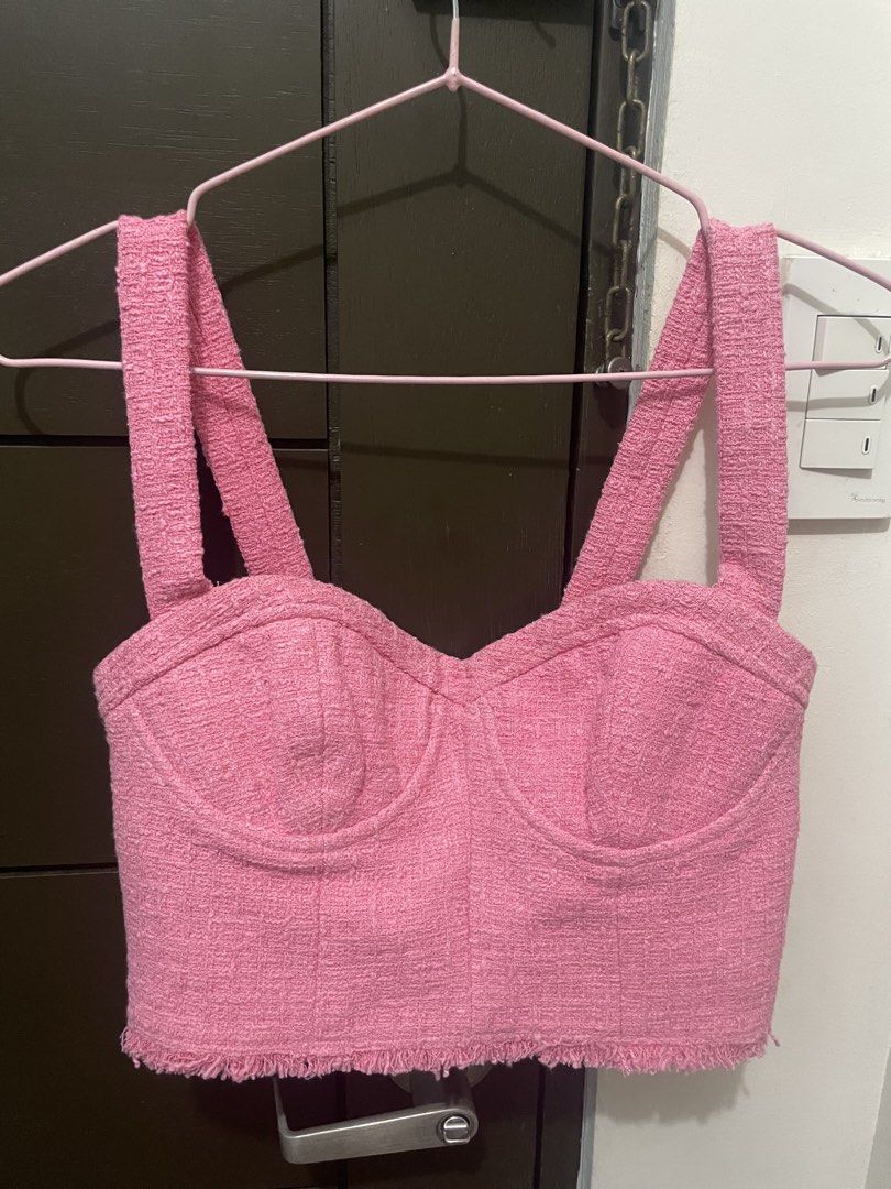 HALLOWEEN !! Zara bustier top (Category: Others Tops) located in Manila. Submitted by bbiwan (Listing ID 1471021964, Image 1). Description: rfs: too big on me (flat chested lol).