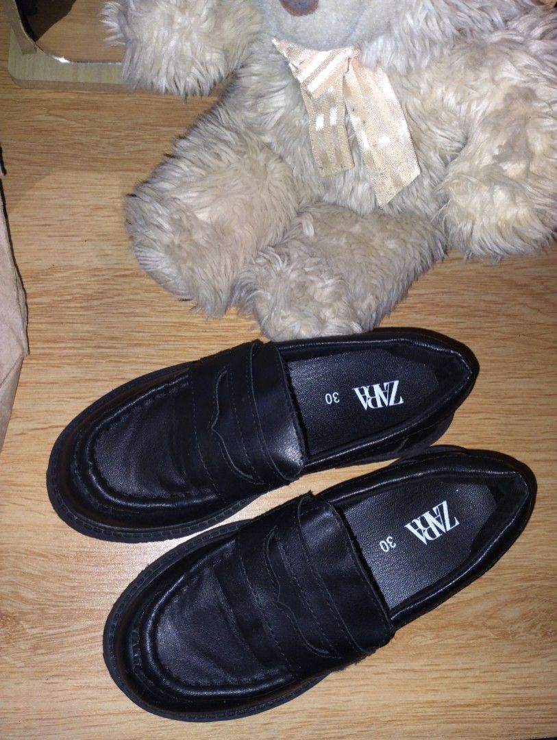 Zara Chunky Penny Loafers (Category: Babies & Kids Fashion) located in Quezon City. Submitted by shameliciousthrift (Listing ID 1470950629, Image 1). Description: Zara Chunky Penny Loafers P450 and negotiable size : 30 length: 8 ½ no box or anything shoes only! it's for kids.