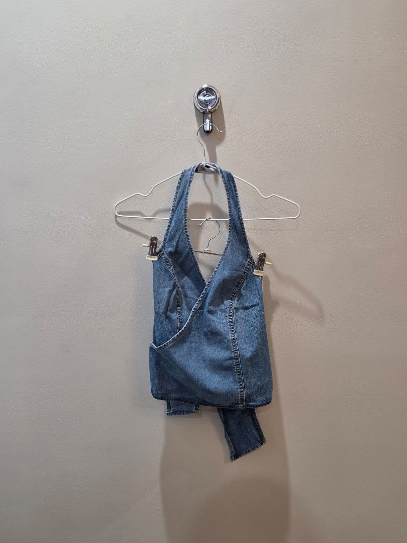 Zara Denim Halter Top (Category: Sleeveless) located in Manila. Submitted by macy_clee (Listing ID 1471043604, Image 1). Description: .
