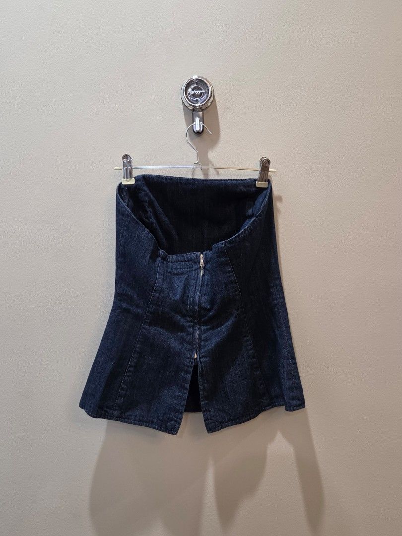 Zara Denim Tube Top (Category: Sleeveless) located in Manila. Submitted by macy_clee (Listing ID 1471043589, Image 2). Description: .