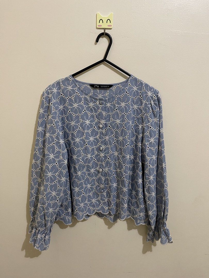 Zara Embroidered Eyelet Button Blouse (Category: Blouses) located in San Jacinto. Submitted by lovedbylou.ph (Listing ID 1471069893, Image 2). Description: •best fits medium.