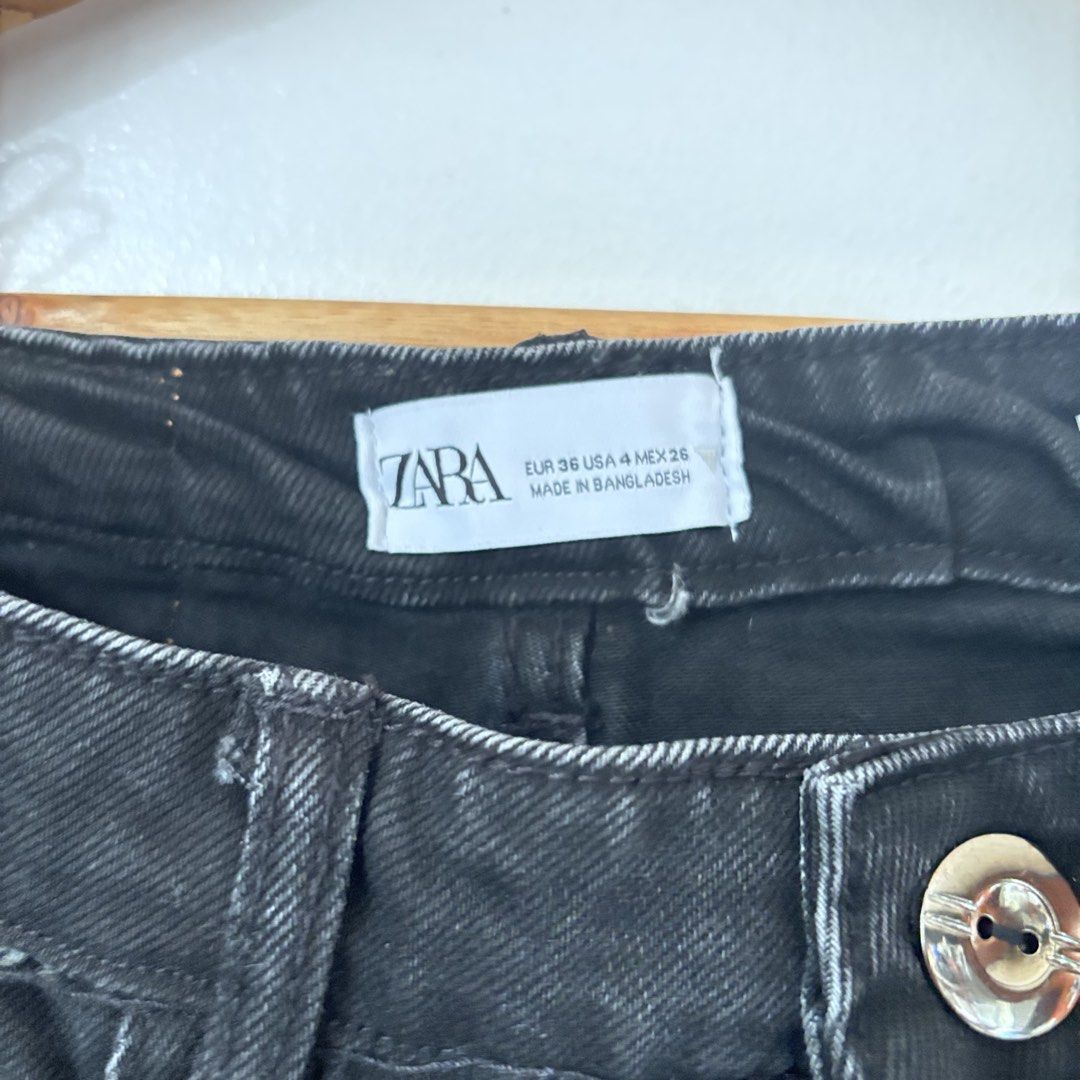 Zara Highwaist Shorts (Category: Shorts) located in Taguig. Submitted by _esse (Listing ID 1470943159, Image 2). Description: .