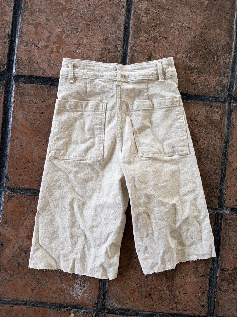 Zara Jorts (Category: Shorts) located in Manila. Submitted by juliaespiritu_ (Listing ID 1470963381, Image 3). Description: Zara high waisted jorts .