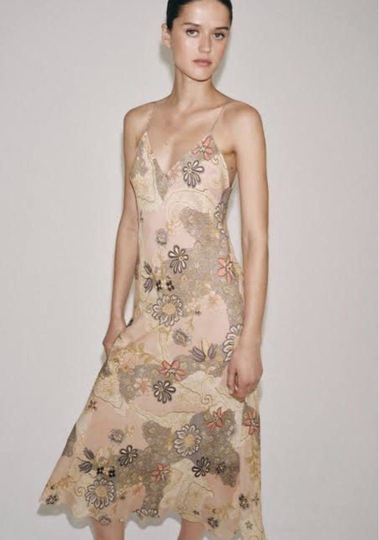 Zara Long Floral Dress (Category: Dresses) located in Manila. Submitted by iloveclothesnmakeup444 (Listing ID 1471003675, Image 1). Description: Bought for 5.7k in sg no damages/stains size S rfs: not my style anymore loc: pasig.