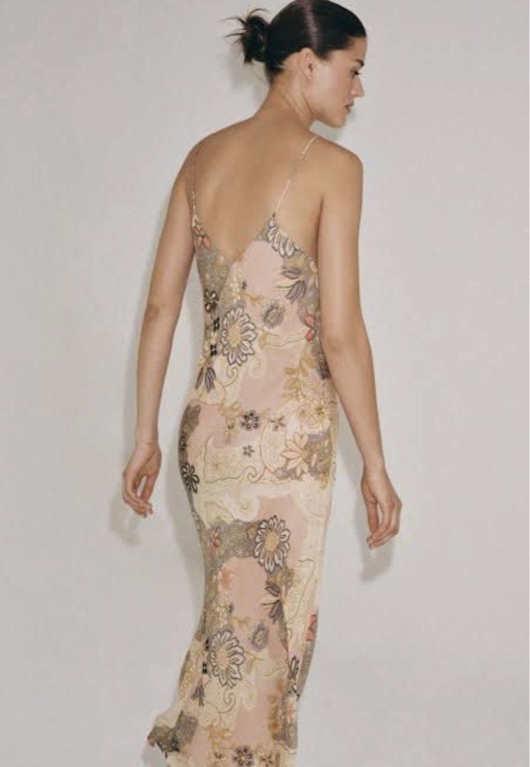 Zara Long Floral Dress (Category: Dresses) located in Manila. Submitted by iloveclothesnmakeup444 (Listing ID 1471003675, Image 2). Description: Bought for 5.7k in sg no damages/stains size S rfs: not my style anymore loc: pasig.