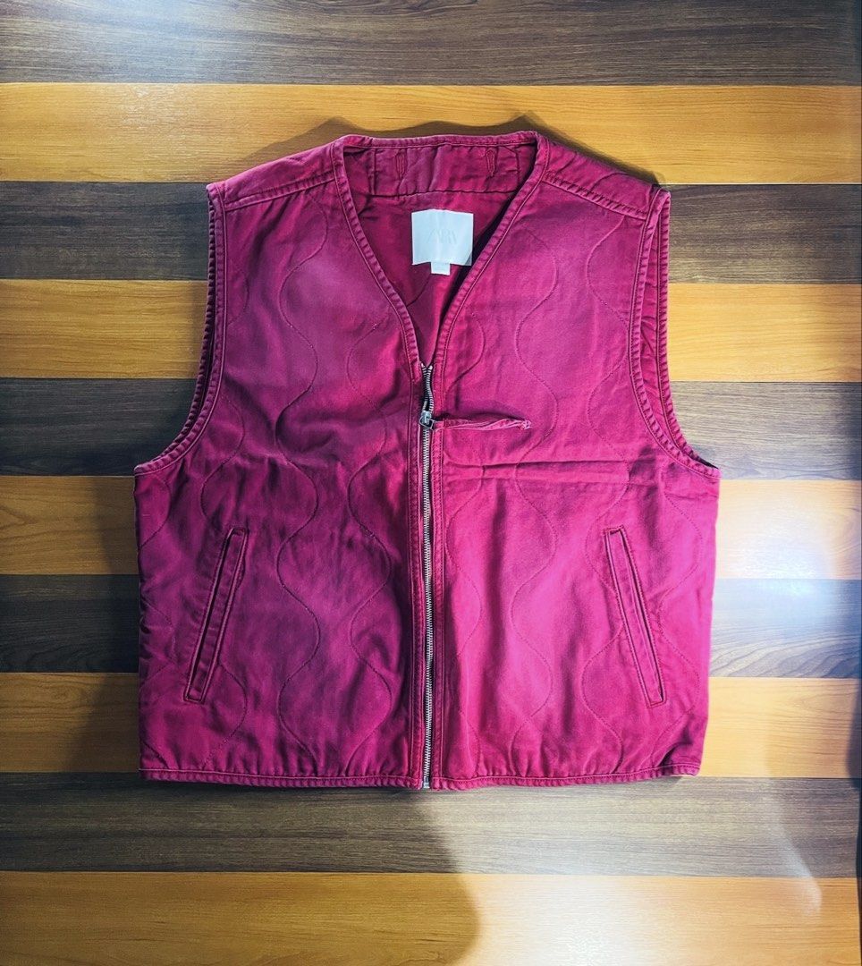 Zara mens vest large maroon (Category: Tshirts & Polo Shirts ) located in Quezon City. Submitted by akieo (Listing ID 1471048345, Image 1). Description: Zara Mens Vest Used 1x only ( like bnew ) Size Large Now selling 1,600 only‼️ Qc Shipping available .