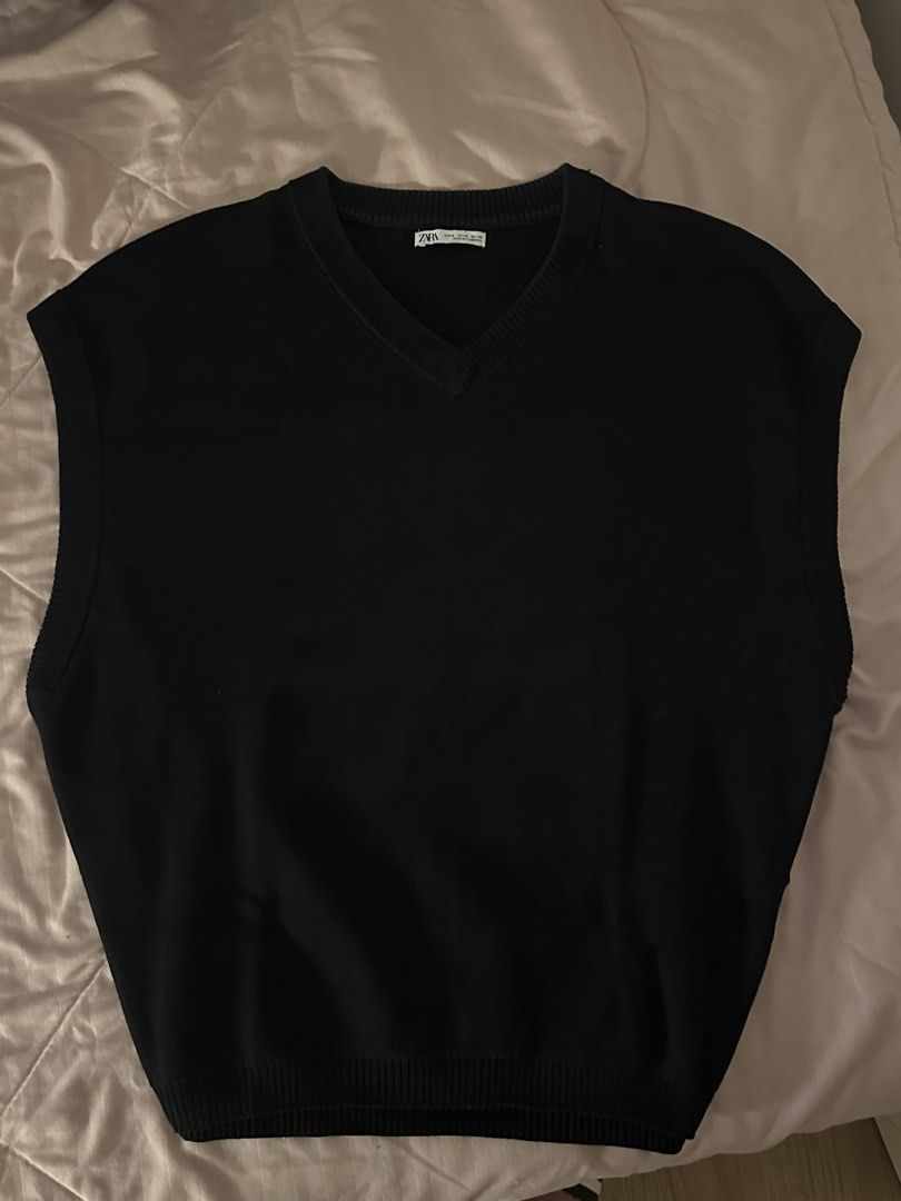 Zara Oversized Knit V-Neck Vest (Black) (Category: Vests) located in Valenzuela. Submitted by callixcloset (Listing ID 1471031338, Image 1). Description: Selling my Zara Oversized Knit V-Neck Vest in Black. Worn only once! Excellent, like-new condition with no flaws. Super versatile, minimalist piece perfect for effortless layering (preppy / old money / casual style). Unisex fit. • Brand: Zara • Color: Black • Size: M • Condition: 10/10 (Worn onc