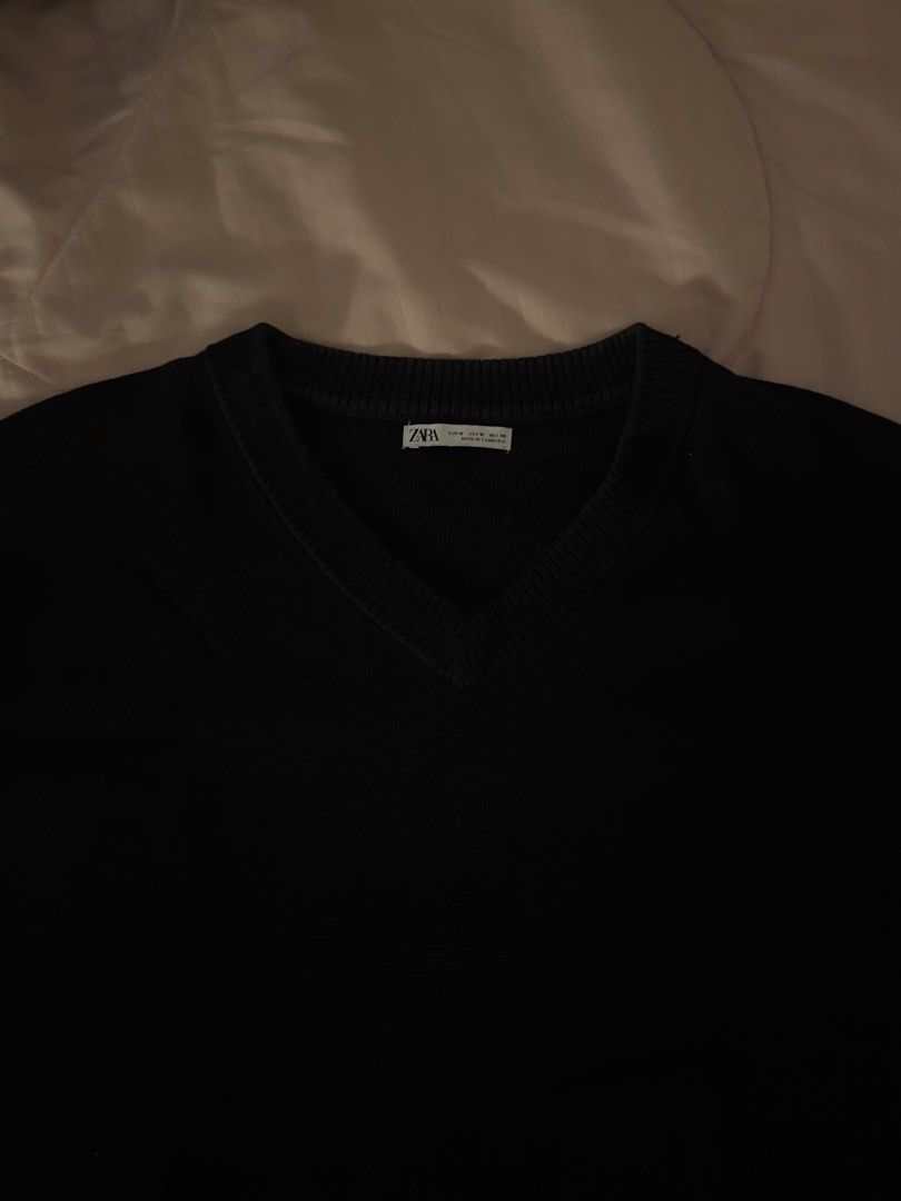 Zara Oversized Knit V-Neck Vest (Black) (Category: Vests) located in Valenzuela. Submitted by callixcloset (Listing ID 1471031338, Image 3). Description: Selling my Zara Oversized Knit V-Neck Vest in Black. Worn only once! Excellent, like-new condition with no flaws. Super versatile, minimalist piece perfect for effortless layering (preppy / old money / casual style). Unisex fit. • Brand: Zara • Color: Black • Size: M • Condition: 10/10 (Worn onc