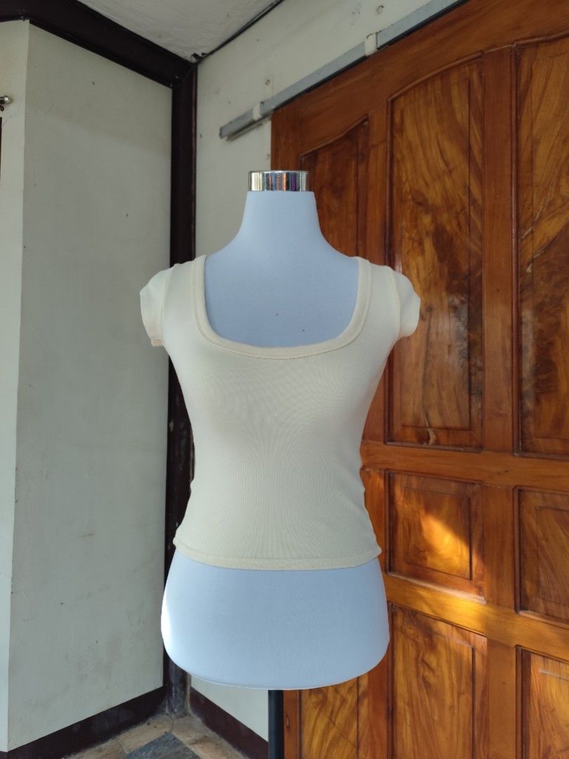 Zara Scoop Neck Top (Category: Shirts) located in Tacloban City. Submitted by _venta_segunda (Listing ID 1471102816, Image 1). Description: S on tag No flaws.