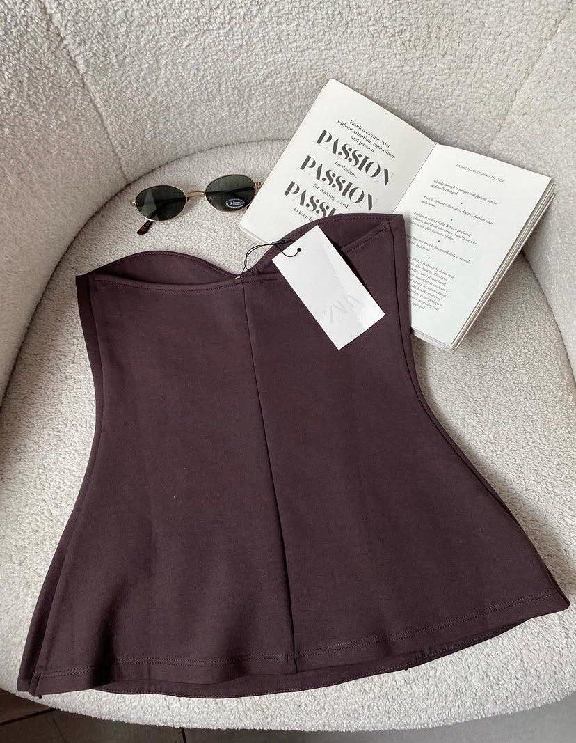 ZARA TUBE TOP (Category: Sleeveless) located in Dumaguete. Submitted by louisee.748 (Listing ID 1470994249, Image 2). Description: Brandnew ZARA TUBE TOP size: xs-small .