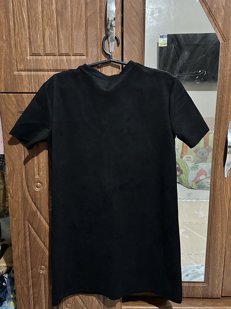 Zara Velvety Dress (Category: Dresses) located in Makati City. Submitted by jannst (Listing ID 1471032550, Image 2). Description: .