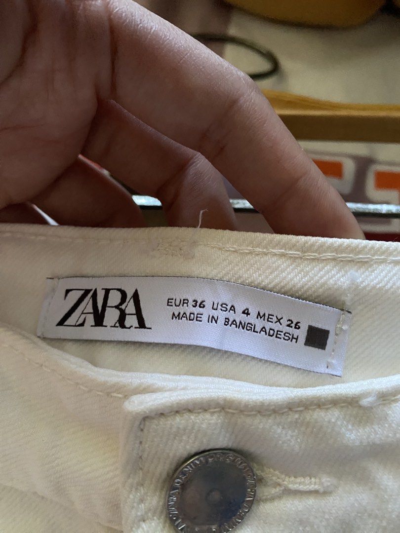 Zara White Denim Bermuda (Category: Shorts) located in Manila. Submitted by love_mami (Listing ID 1470986212, Image 2). Description: - Brand: Zara - Size: EUR 36 / 26 waistline - Material: Denim bermuda - Origin: Made in Bangladesh - Condition: 10/10 needs wash lang.