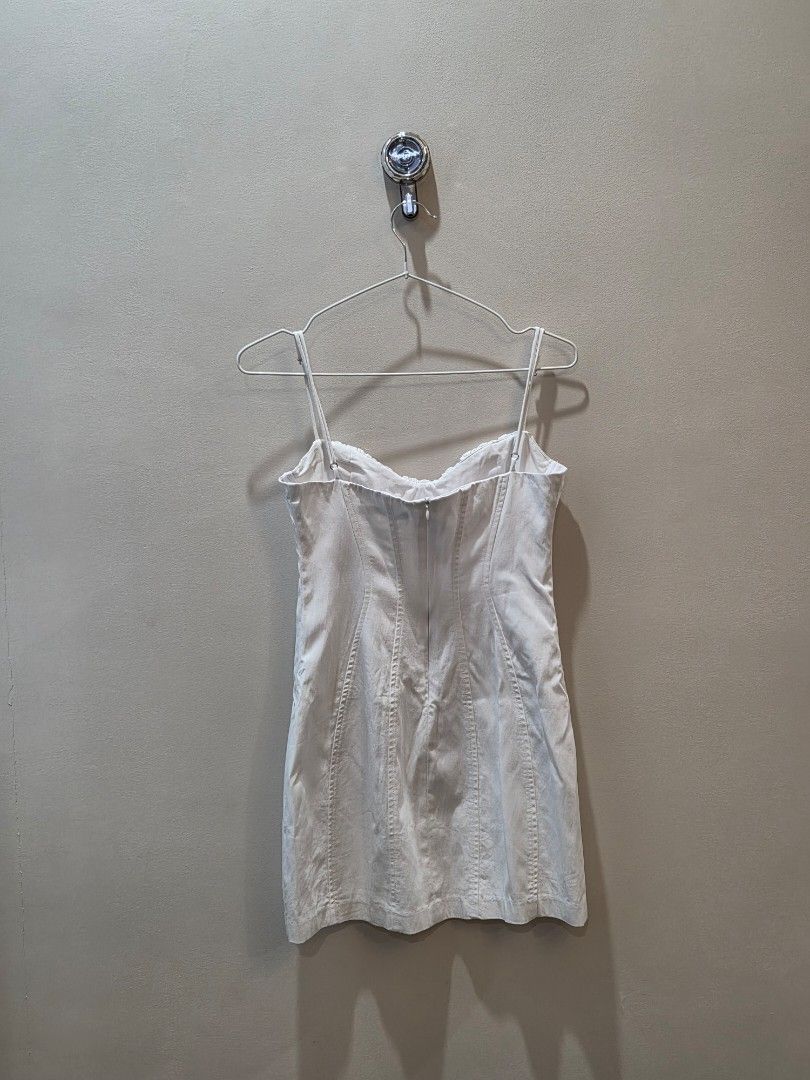 Zara White Dress (Category: Sleeveless) located in Manila. Submitted by macy_clee (Listing ID 1471073554, Image 2). Description: .
