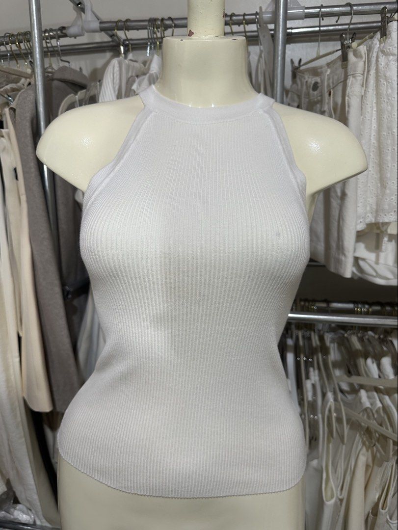 Zara White Ribbed Knit Halter top (Category: Sleeveless) located in Davao. Submitted by krau_ (Listing ID 1470959440, Image 1). Description: Last price! XS on tag No issues.