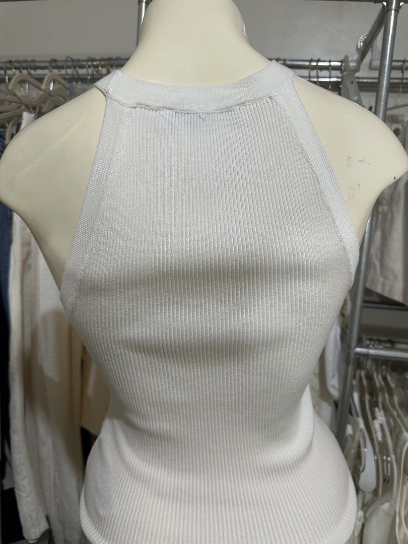 Zara White Ribbed Knit Halter top (Category: Sleeveless) located in Davao. Submitted by krau_ (Listing ID 1470959440, Image 3). Description: Last price! XS on tag No issues.