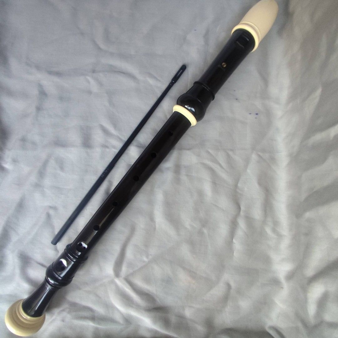 zen-on Alto 1000B (Category: Musical Instruments) located in Cavite. Submitted by goblinwares (Listing ID 1471075534, Image 3). Description: 🧌 GOBLIN WARES | ITEM NO. [C-002] ✨ [Zen-on Alto 1000B Recorder] Found something interesting? This little treasure might be just what you're looking for. 📦 ITEM DETAILS • Brand: [Zen-on] • Era: Unknown • Condition: Like New • Inclusions: -Original Leather Case -Original Finger Chart -Original Flute Cleanin
