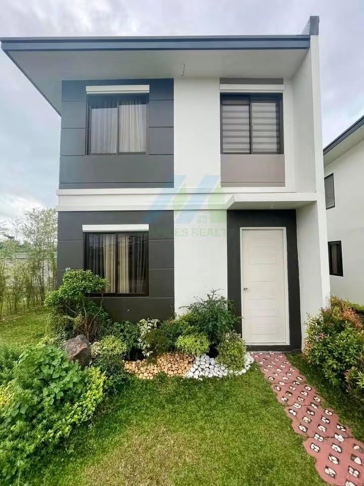 Zerina Premium (Category: House & Lot) located in Batangas. Submitted by grand_daisylyn (Listing ID 1471006466, Image 1). Description: 🔥 AFFORDABLE SINGLE ATTACHED 🔥 📍 Brgy. Kayumanggi, Lipa City, Batangas Presenting the Zerina Premium a modern single attached home, perfect for growing 𝟲𝗞 𝗥𝗘𝗦𝗘𝗥𝗩𝗔𝗧𝗜𝗢𝗡 𝗢𝗡𝗟𝗬😱 ✅ Lot Area: 80 sqm ✅ Floor Area: 50.8 sqm ✅ Complete Turnover 14k ONLY Monthly Amort sa Pag ibig. 𝐇𝐨𝐮𝐬𝐞 𝐅𝐞𝐚𝐭𝐮𝐫