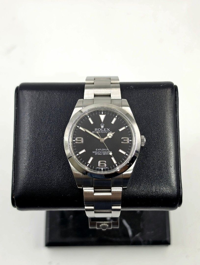 '10 Rolex Explorer 1 39MM Mk1 Discontinued Complete Set (Category: Luxury Watches) located in Makati City. Submitted by jracastelar (Listing ID 1465674364, Image 2). Description: Rolex Explorer I 39mm 214270 2010 Complete Set 9.5/10 448,500.