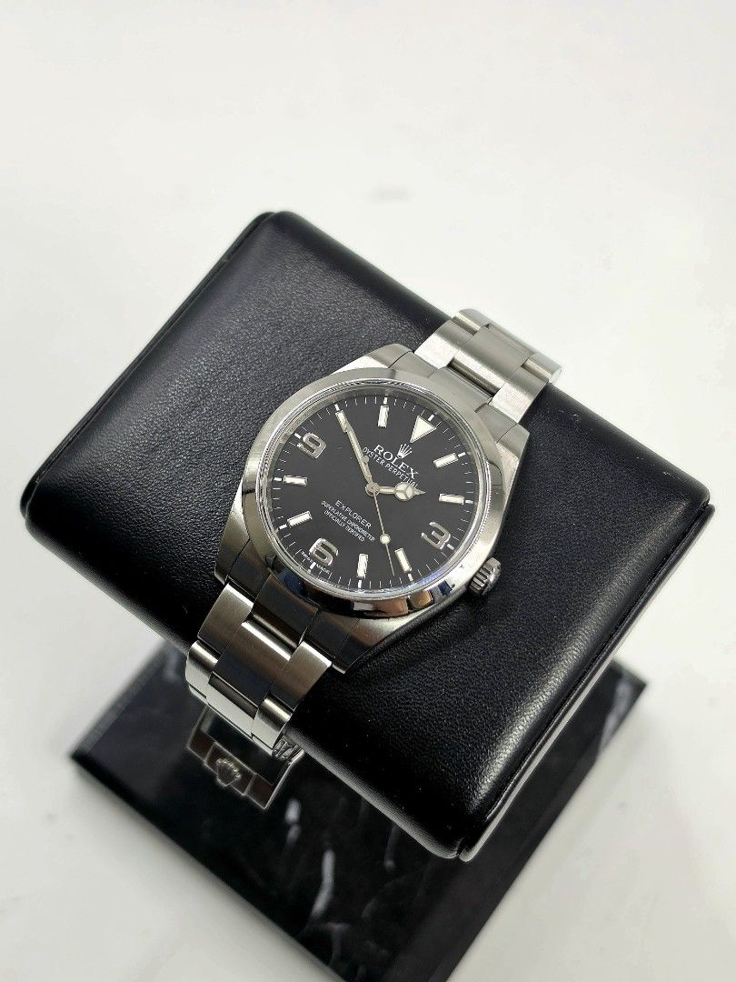 '10 Rolex Explorer 1 39MM Mk1 Discontinued Complete Set (Category: Luxury Watches) located in Makati City. Submitted by jracastelar (Listing ID 1465674364, Image 1). Description: Rolex Explorer I 39mm 214270 2010 Complete Set 9.5/10 448,500.
