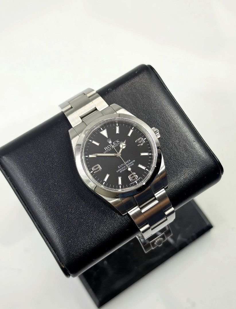 '10 Rolex Explorer 1 39MM Mk1 Discontinued Complete Set (Category: Luxury Watches) located in Makati City. Submitted by jracastelar (Listing ID 1465674364, Image 3). Description: Rolex Explorer I 39mm 214270 2010 Complete Set 9.5/10 448,500.