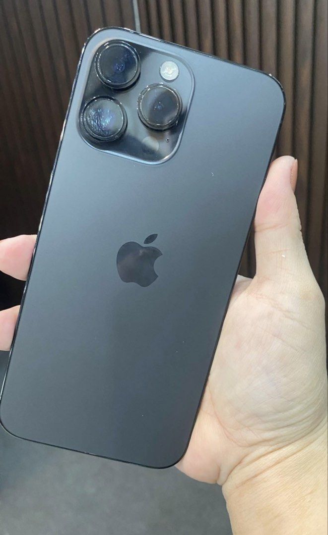 14 Promax 128 GB (Category: iPhone 14 Series) located in Manila. Submitted by rarehawkraffy (Listing ID 1465669795, Image 1). Description: Iphone 14 PROMAX 128GB Space black IOS 26.5 Original batt 74BH Factory unlocked Face id Working Truetone Working Makinis Ladyowned no dents Angeles city Meet up place PM me for sure buyers.