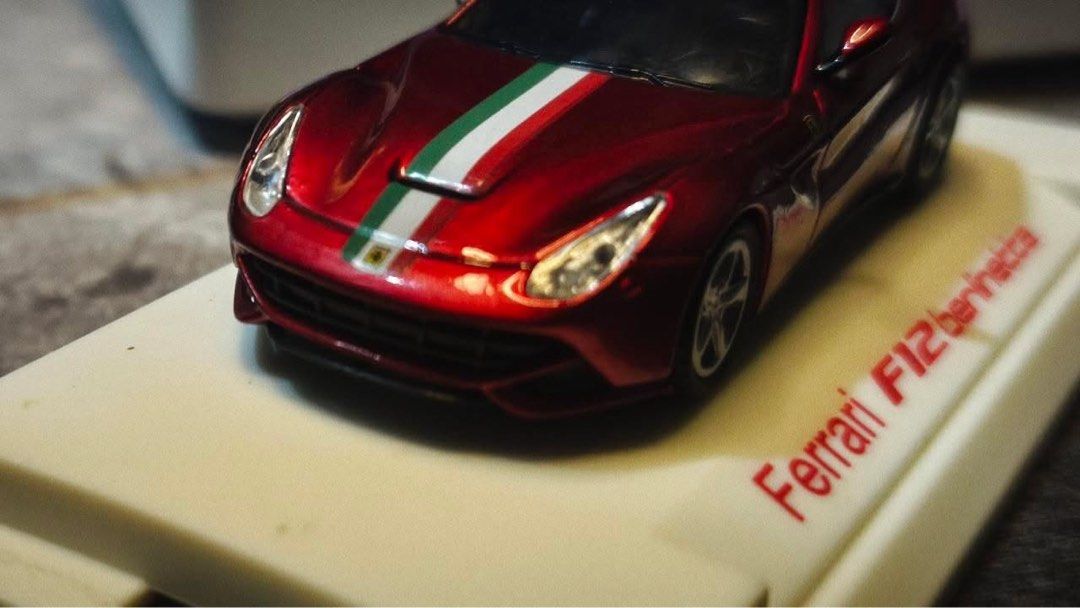 1/64 CM Models Ferrari F12Berlinetta (Category: Vehicle & Diecast Models) located in Cabuyao City. Submitted by kenzhou.crib (Listing ID 1465701178, Image 3). Description: Kyosho OEM Good Condition - Detailed - No scratches Metallic Red with Tricolore racing stripe Acrylic case included! Issue: Minor damage sa Acrylic Case Market Value: 1.5k pesos.