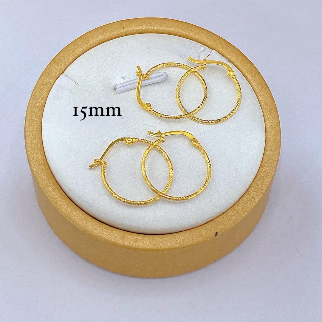 18K Saudi Gold 15mm Earloop (Category: Earrings) located in Caloocan City. Submitted by cheskhaionlinestore2.0 (Listing ID 1465610194, Image 1). Description: 18K Pure Saudi Gold 15mm Diacut Loop Earrings ₱6350 only 📌 🍒 Pawnable/ Nasasangla💯 🍒 Brandnew 💯 🍒 Ship via JNT/ LBC 🍒 Lalamove for same day delivery 🍒 We accept COD COP with downpayment to avoid cancellation of orders ⚡ How to Order? Please feel free to message us directly 🙏🏻 Chesk