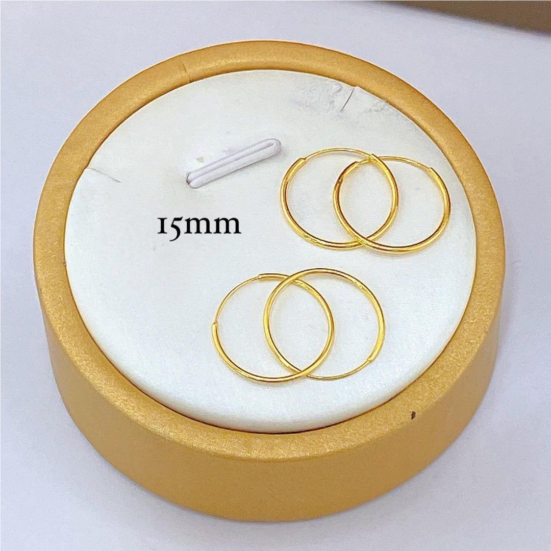 18K Saudi Gold 15mm Plain Earloop (Category: Earrings) located in Caloocan City. Submitted by cheskhaionlinestore2.0 (Listing ID 1465608207, Image 1). Description: 18K Pure Saudi Gold 15mm Plain Earloop ₱3550 only 📌 🍒 Pawnable/ Nasasangla💯 🍒 Brandnew 💯 🍒 Ship via JNT/ LBC 🍒 Lalamove for same day delivery 🍒 We accept COD COP with downpayment to avoid cancellation of orders ⚡ How to Order? Please feel free to message us directly 🙏🏻 Cheskh