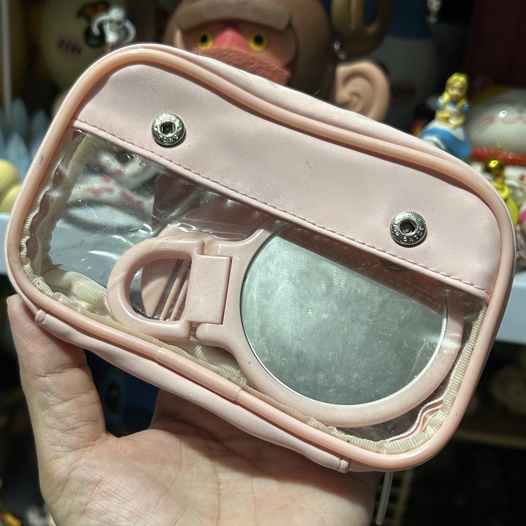 1999 Vintage Sanrio Hello Kitty Vanity Case with Comb & Mirror (Category: Hair) located in Quezon City. Submitted by kitsune.treasures (Listing ID 1465585268, Image 3). Description: Unused, with tolerable flaw as seen on last photo. *First to pay policy! *1 day reservation only. Failure to pay on time, auto cancel. 📍Quezon City * MOD: J&T | Lalamove * MOP: GCASH | BPI 📦ON HAND AND READY TO SHIP! CONDITION: WHAT YOU SEE IS WHAT YOU GET. Dimensio